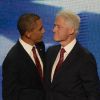 L'ancien président Bill Clinton et Barack Obama se sont retrouvés à la fin du discours passionné du premier lors de la convention nationale du Parti démocrate à la Time Warner Cable Arena le 5 septembre 2012 à Charlotte