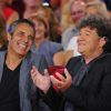 Julien Clerc et Robert Charlebois lors de l'enregistrement de l'émission Vivement dimanche, diffusé sur France 2 le 9 septembre 2012