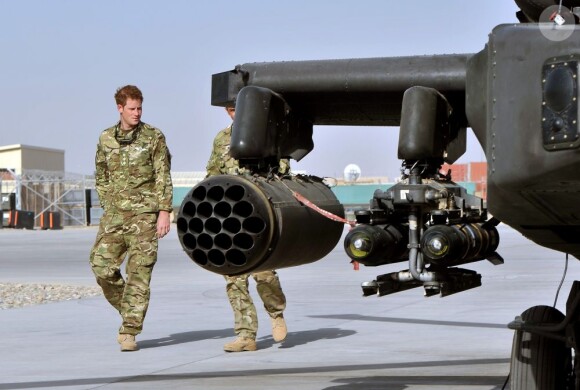 Le prince Harry à Camp Bastion, principale base britannique en Afghanistan, où son escadron assurera une mission de surveillance et de dissuasion, si besoin, à partir du 7 septembre 2012.
