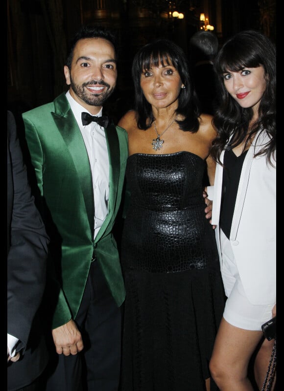 Kamel Ouali, la productrice Jackie Lombard et Nolwenn Leroy au dîner offert par Cartier dans le foyer du Palais Garnier après le concert de George Michael en faveur de Sidaction, à Paris, le 9 septembre 2012.