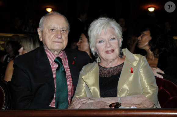 Pierre Bergé et Line Renaud au dîner offert par Cartier dans le foyer du Palais Garnier après le concert de George Michael en faveur de Sidaction, à Paris, le 9 septembre 2012.
