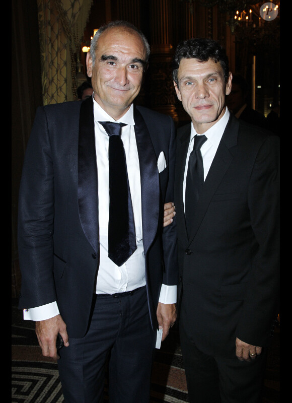 Pascal Nègre et Marc Lavoine au dîner offert par Cartier dans le foyer du Palais Garnier après le concert de George Michael en faveur de Sidaction, à Paris, le 9 septembre 2012.
