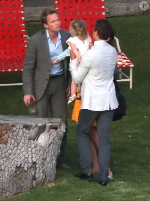 Neil Patrick Harris, David Burtka et leur fille au mariage de Cobie Smulders et Taran Killam à Solvang, Californie, le 8 septembre 2012