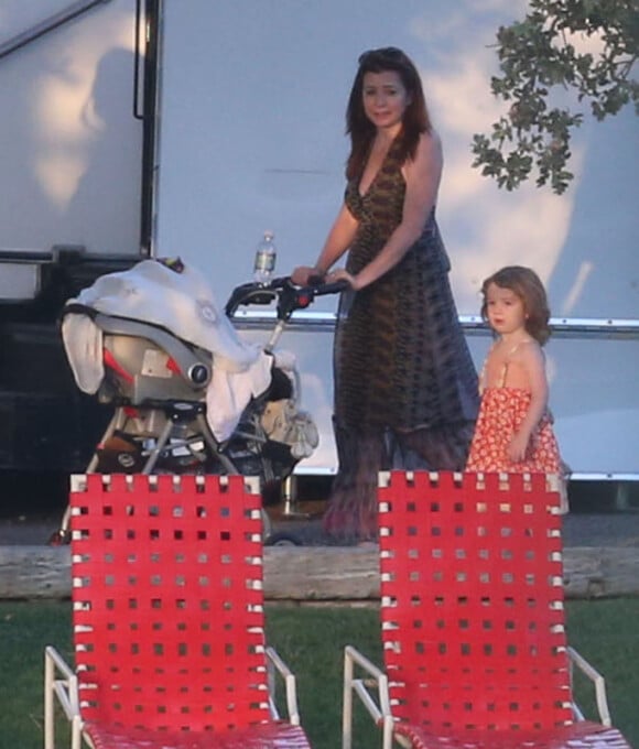 Alyson Hannigan et ses filles au mariage de Cobie Smulders et Taran Killam à Solvang, Californie, le 8 septembre 2012