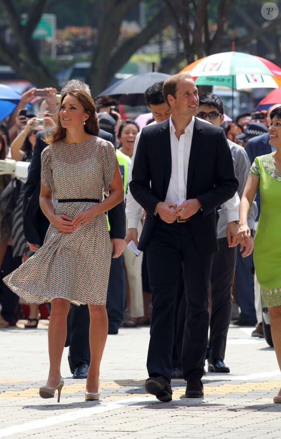 Le prince William et Kate Middleton ont assisté à une cérémonie traditionnelle dans le quartier de Queenstown lors de leur deuxième jour de voyage à Singapour le 12 septembre 2012