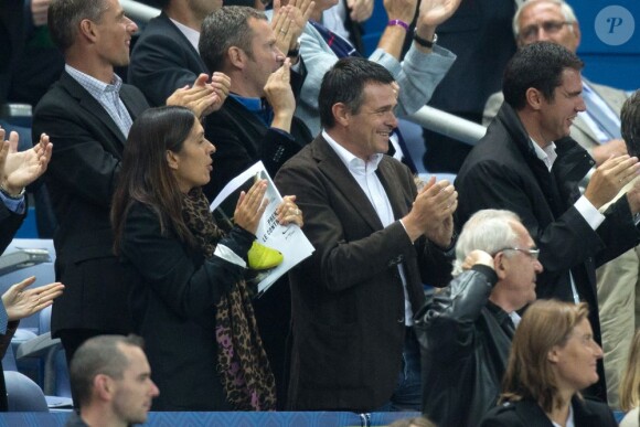 Willy Sagnol et sa femme lors du match de l'équipe de France au Stade de France face à la Biélorussie (3-1) le 12 septembre 2012