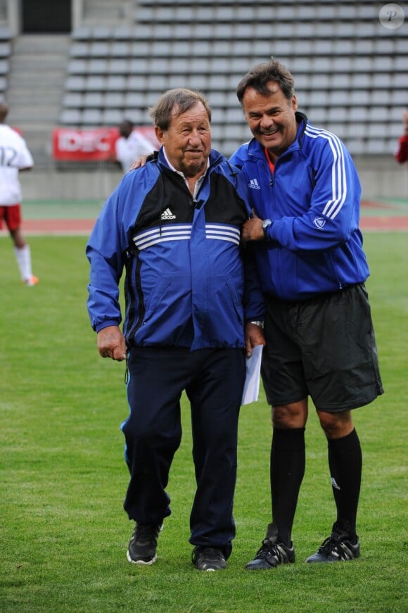 Guy Roux lors d'un match de gala opposant le Variété Club de France à la Sélection républicaine au Stade Charlety à Paris le 12 septembre 2012 en hommage à Thierry Roland et pour les 80 ans du foot pro