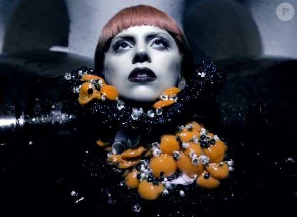 Lady Gaga nous plonge dans six minutes d'angoisse avec son film Fame réalisé par Steven Klein.