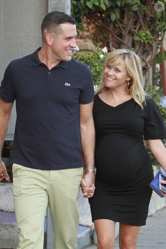 Reese Witherspoon et Jim Toth dans le quartier de Venice à Los Angeles, le 16 septembre 2012.
