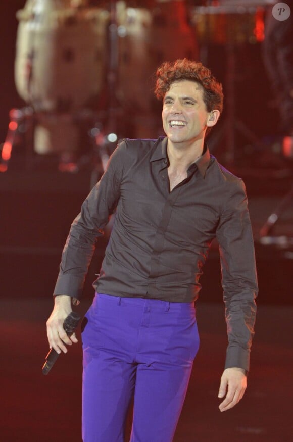 Mika lors de la cérémonie des Victoires de la musique le 3 mars 2012.