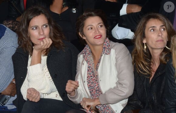 Zoé Félix, Emma de Caunes et Mademoiselle Agnès au premier rang du Plus Grand Défilé de Mode du Monde. Paris, le 18 septembre 2012