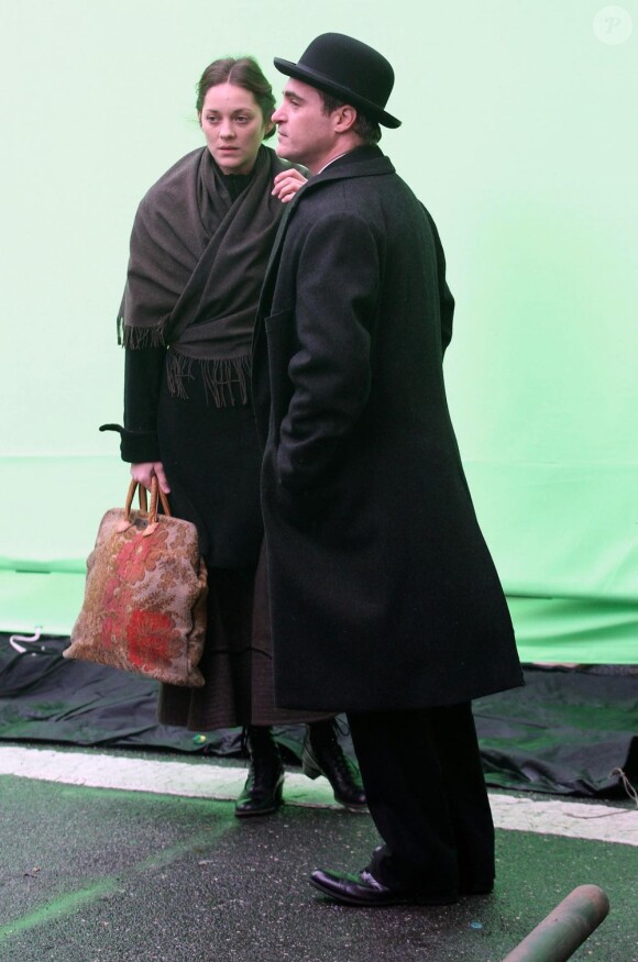 Marion Cotillard et Joaquin Phoenix tournent Nightingale en février 2012 à New York.