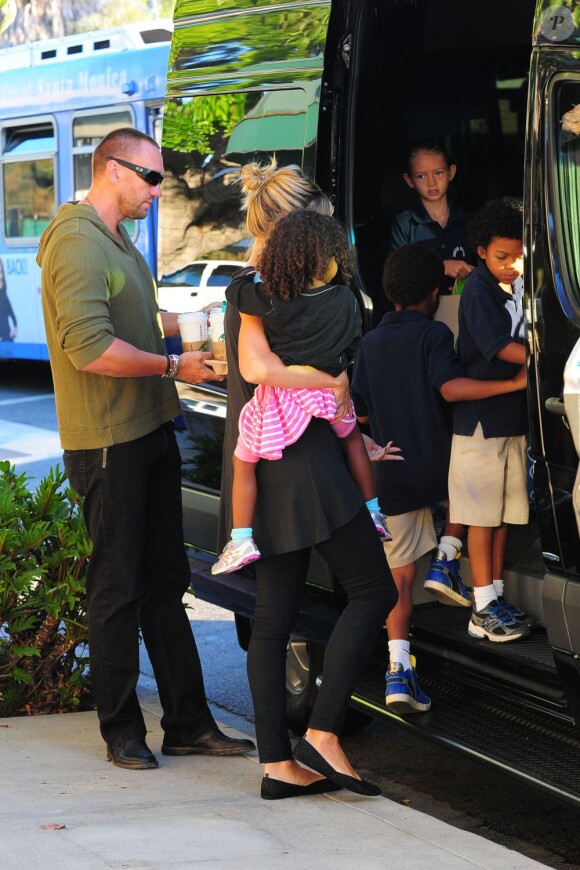 Heidi Klum ne passe pas incognito à Los Angeles avec son nouvel amoureux et ses enfants le 19 septembre 2012