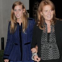 Princesse Beatrice et Sarah Ferguson : Dîner mère-fille et sourires crispés