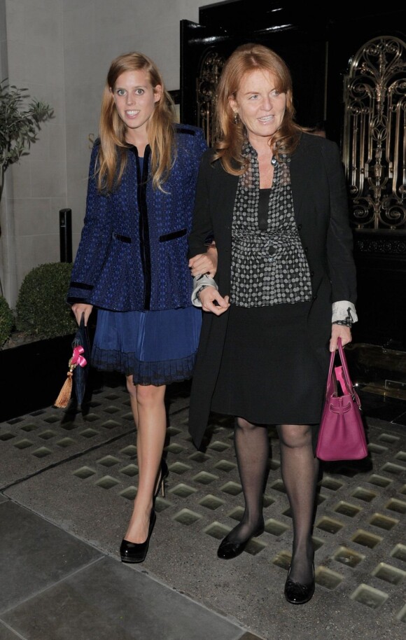 La duchesse Sarah Ferguson et sa fille la princesse Beatrice d'York ont dîné ensemble chez Scott, dans Mayfair, à Londres, le 21 septembre 2012.