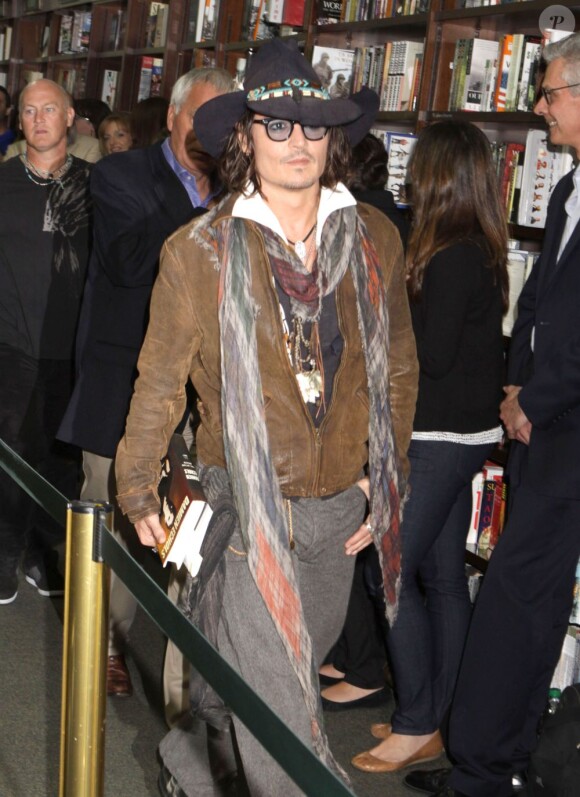 Johnny Depp dans une libraire de New York pour la sortie du livre de son ami Damien Echols, le 21 septembre 2012.