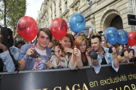 Lady Gaga présente son nouveau parfum Fame au magasin Sephora sur les Champs-Elysées le 23 septembre 2012