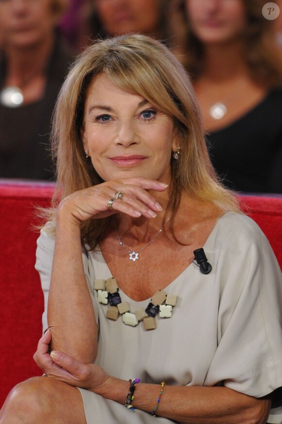 Nicole Calfan lors de l'enregistrement de l'émission Vivement dimanche, diffusé sur France 2 le 9 septembre 2012