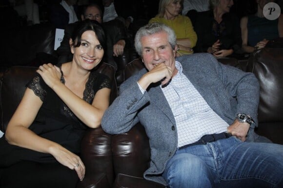 Claude Lelouch et sa compagne Valerie Perrin à la soirée où Arlette Gordon a été décorée, au club 13 à Paris le 23 septembre.