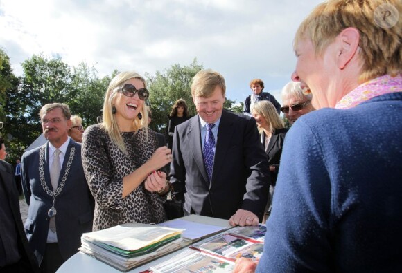 Le prince Willem-Alexander et la princesse Maxima lors de la Journée des voisins, le 22 septembre 2012 à Uden.