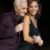 Charles Aznavour et Claire Keim sur le plateau de l'émission Hier Encore enregistrée le 19 septembre 2012.
Photo exclusive. Interdiction de reproduction