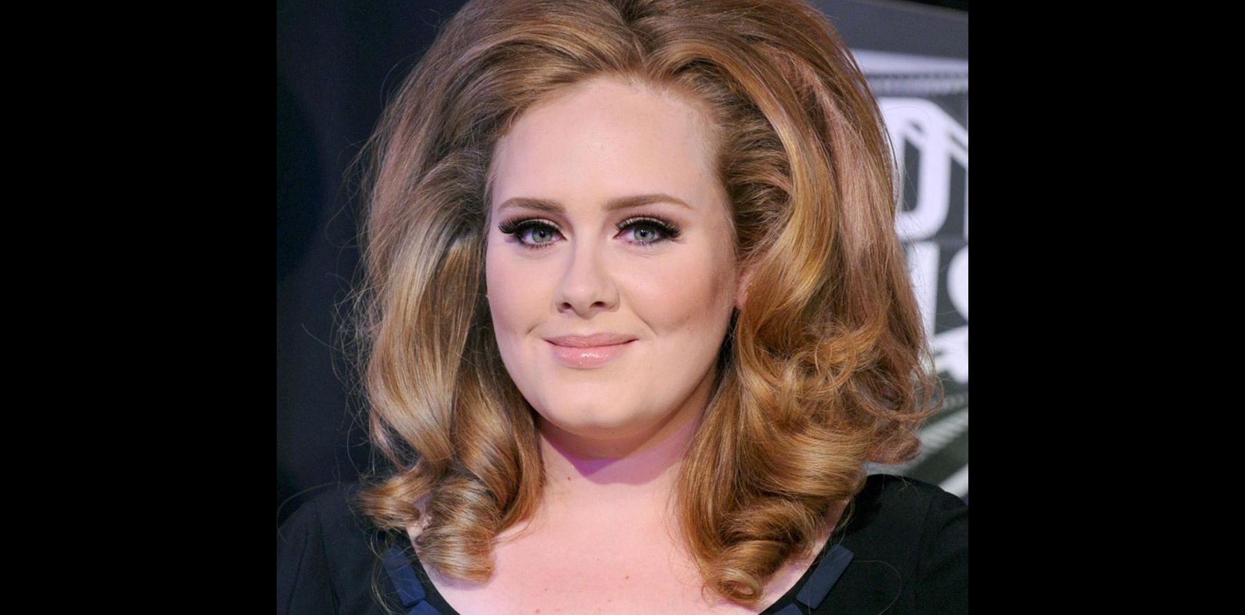 Générique De James Bond Chanté Par Adèle Adele chante Skyfall : Retour sur les génériques marquants de la saga James  Bond - Purepeople