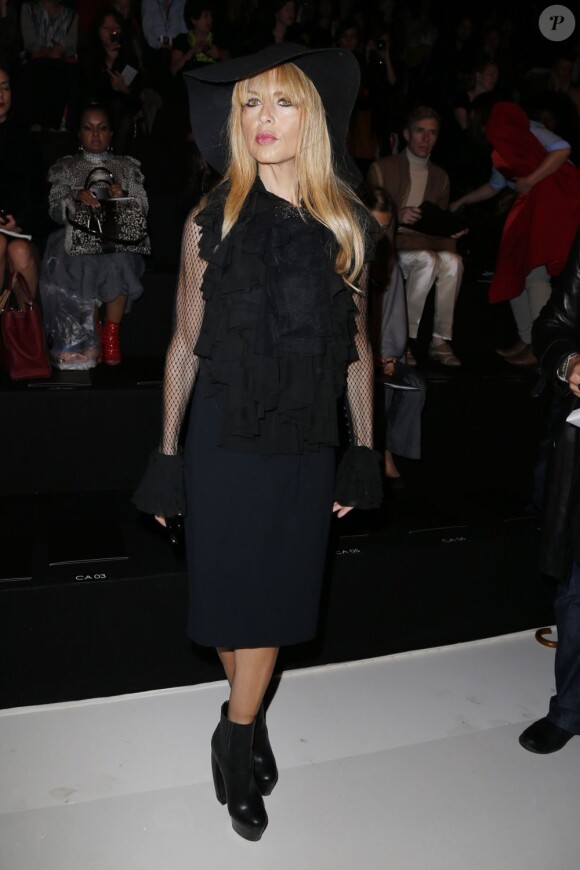 Rachel Zoe assiste au défilé prêt-à-porter d'Elie Saab à l'Espace Éphémère du jardin des Tuileries. Paris, le 3 octobre 2012.