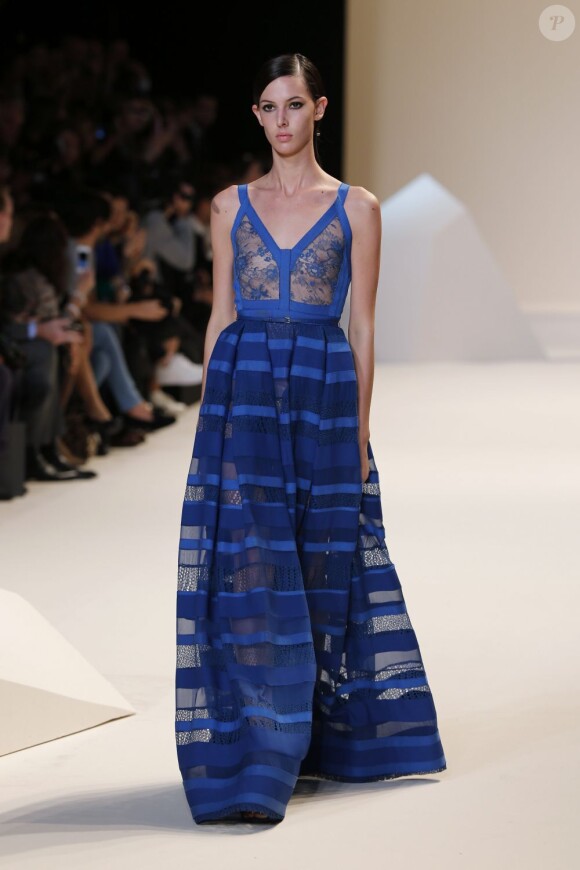 Défilé Elie Saab prêt-à-porter printemps-été 2013 à l'Espace Ephémère du jardin des Tuileries. Paris, le 3 octobre 2012.