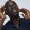 Omar Sy à la conférence de presse du film Intouchables à Los Angeles, le 2 octobre 2012. Le film est nommé aux Oscars.