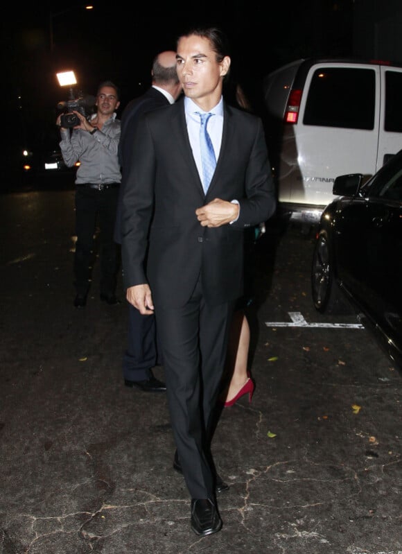 Julio Iglesias Jr quitte la soirée Porselanosa à Los Angeles, le vendredi 5 octobre 2012.