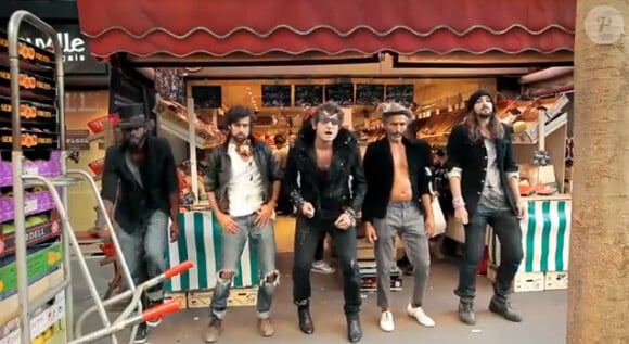 M (Matthieu Chedid), Mojo, le clip - octobre 2012. Extrait de l'album Îl, à paraître le 12 novembre 2012.