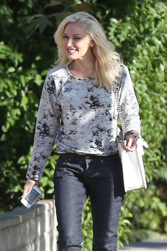 Exclusif - Gwen Stefani profite d'une belle journée à Los Angeles. Le 8 octobre 2012.