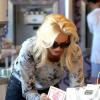 Exclusif - Gwen Stefani retombe en enfance en se rendant dans une boutique de bonbons dans le quartier de Sherman Oaks. Los Angeles, le 8 octobre 2012.