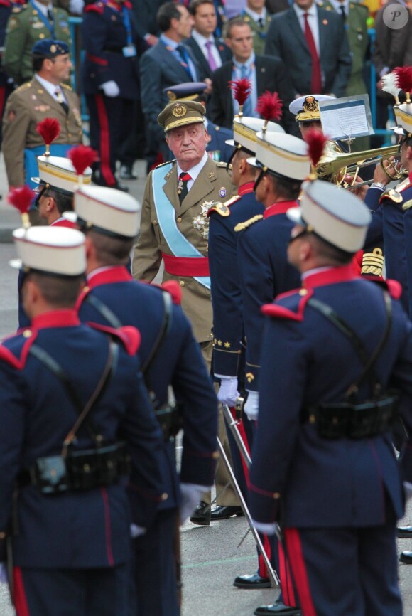 Le roi Jean Carlos lors du défilé militaire de la fête nationale de l'Espagne le 12 octobre 2012