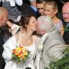Thierry et Annie, fous amoureux, se marient à la mairie de Gavray, en septembre 2012.