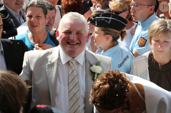 Thierry et Annie se marient à la mairie de Gavray, en septembre 2012.