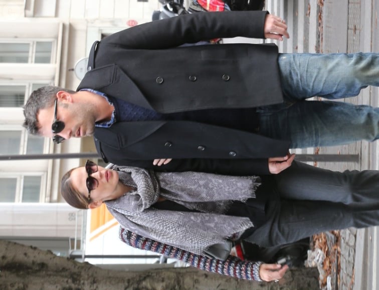 Jennifer Garner et Ben Affleck font du shopping en amoureux à Paris, le 15 octobre 2012