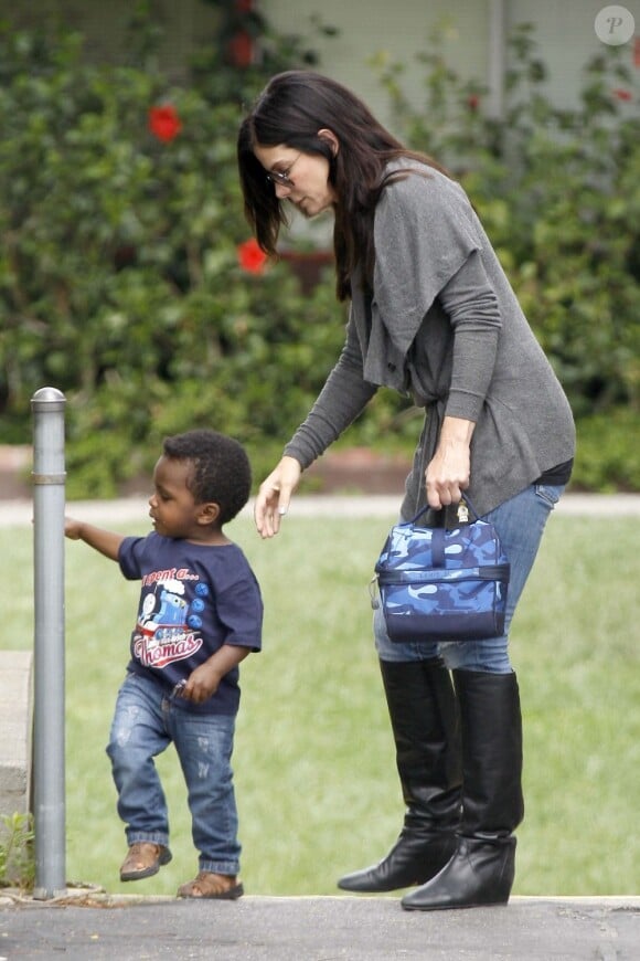 Sandra Bullock le 24 avril 2012 avec son fils Louis