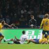 Miroslav Klose ouvre le score pour l'Allemagne lors du match face à la Suède en match de qualification pour la coupe du monde au Brésil de 2014, à Berlin le 16 octobre 2012