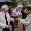 EXCLU : La princesse Stéphanie de Monaco et l'artiste Ben visitent le département psychiatrique de l'hôpital de la Princesse Grace a Monaco, décoré par les oeuvres de l'artiste, le 17 octobre 2012.