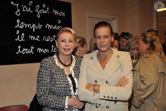 EXCLU : La princesse Stéphanie de Monaco et l'artiste Ben visitent le département psychiatrique de l'hôpital de la Princesse Grace a Monaco, décoré par les oeuvres de l'artiste, le 17 octobre 2012.
