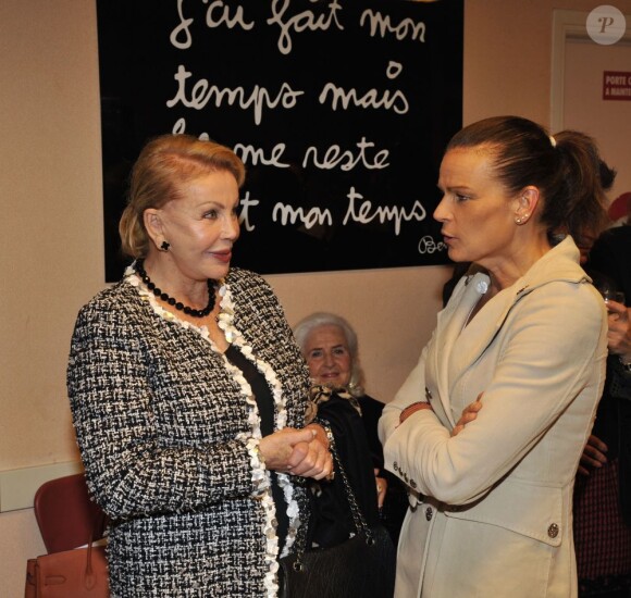 EXCLU : La princesse Stéphanie de Monaco et l'artiste Ben visitent le département psychiatrique de l'hôpital de la Princesse Grace a Monaco, décoré par les oeuvres de l'artiste, le 17 octobre 2012.