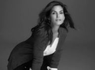 Cindy Crawford : ravissante égérie pour assister à un défilé de mode estival