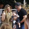 Hilary Duff, son mari Mike Comrie et leur fils Luca à West Hollywood le 13 octobre 2012.