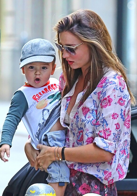 Miranda Kerr et son fils Flynn à new York le 24 juin 2012.