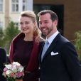 Le prince Guillaume, grand-duc héritier du Luxembourg, et sa fiancée Stéphanie de Lannoy, contesse de Belgique, sont reçus au Grand Théâtre de la capitale avant leurs noces, le 19 octobre 2012.