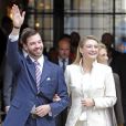 Le prince Guillaume et sa fiancée Stéphanie de Lannoy, comtesse de Belgique, quittent le palais grand-ducal pour se rendre à l'Hôtel de Ville où sera célébrer leur mariage civil, à Luxembourg, le 19 octobre 2012.