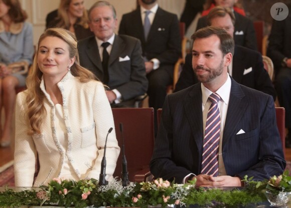 Le prince Guillaume et sa fiancée Stéphanie de Lannoy, comtesse de Belgique, à l'Hôtel de Ville pour leur mariage civil, à Luxembourg, le 19 octobre 2012.