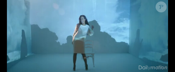 Amel Bent, dans le clip Ma Chance.