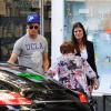 Cristiano Ronaldo très énervé en arrivant à la clinique esthétique Carmen Navarro à Madrid avec sa maman le 22 octobre 2012